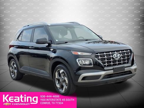 Used 2024 Hyundai Venue SEL image 3