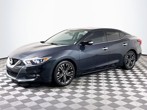 Used 2016 Nissan Maxima Platinum image 4