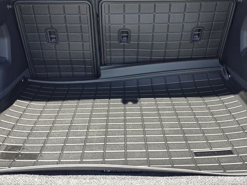 New 2026 Volkswagen Tiguan SE image 22