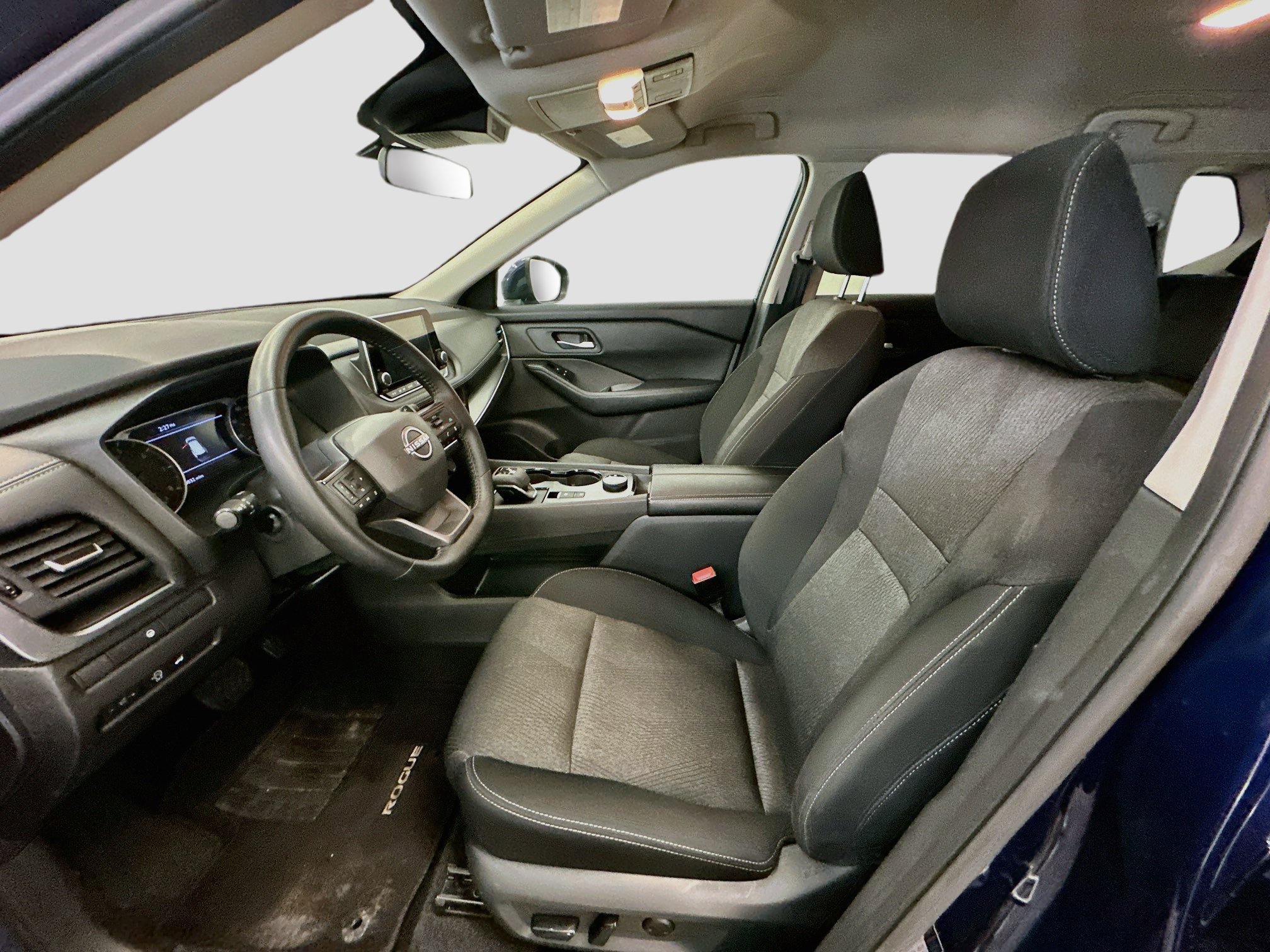 Used 2026 Nissan Rogue SV AWD/4WD image 13