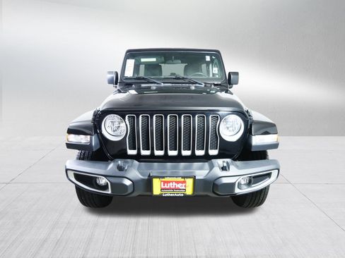 Used 2019 Jeep Wrangler Unlimited Sahara w/ Safety Group AWD/4WD image 2