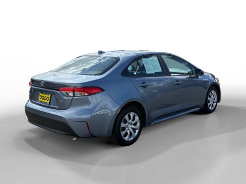 Used 2025 Toyota Corolla LE FWD image 5