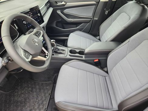 New 2026 Volkswagen Jetta SE FWD image 11