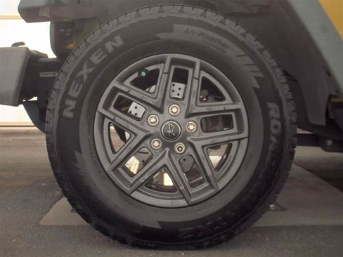 Used 2007 Jeep Wrangler Unlimited X RWD image 9