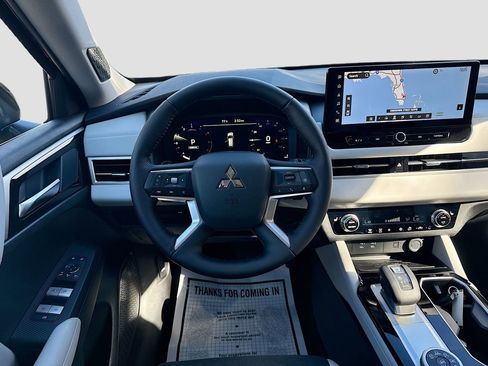 New 2026 Mitsubishi Outlander SE FWD image 24