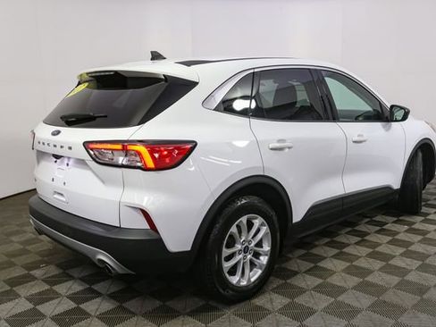 Used 2022 Ford Escape SE w/ Cold Weather Package FWD image 11