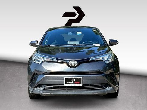 Used 2019 Toyota C-HR LE FWD image 3