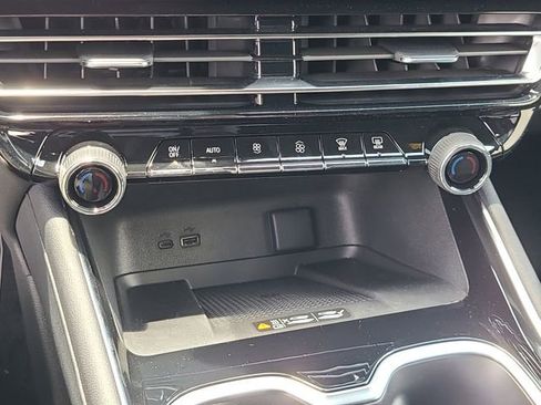 New 2026 Chevrolet Traverse LT FWD image 31