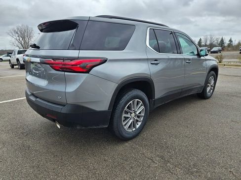 Used 2023 Chevrolet Traverse LT image 7