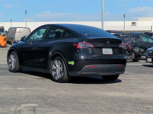 Used 2023 Tesla Model Y Long Range AWD/4WD image 6
