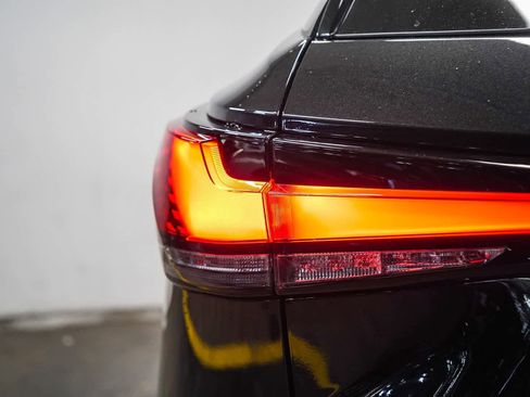 Used 2025 Lexus RX 350 FWD w/ Technology Package image 11