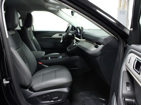 New 2026 Ford Explorer Active image 17