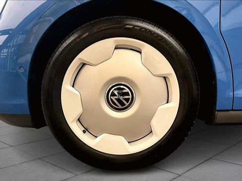 Used 2025 Volkswagen ID. Buzz 1st Edition image 9