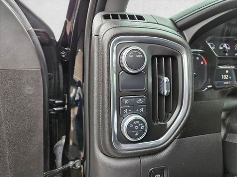 Used 2020 GMC Sierra 1500 SLT RWD image 26