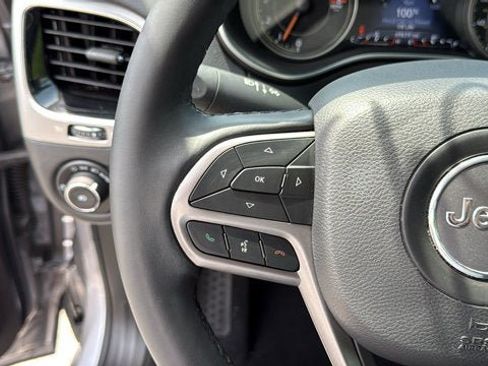 Used 2021 Jeep Cherokee Limited AWD/4WD image 16