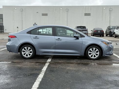 Used 2023 Toyota Corolla LE FWD image 4