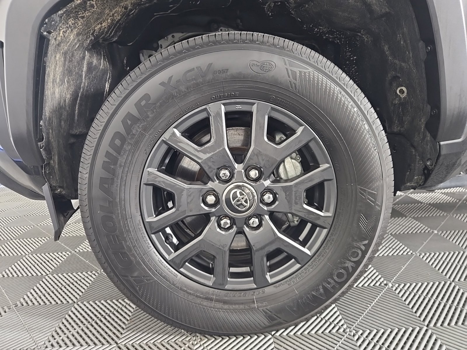 Used 2025 Toyota 4Runner SR5 RWD image 7