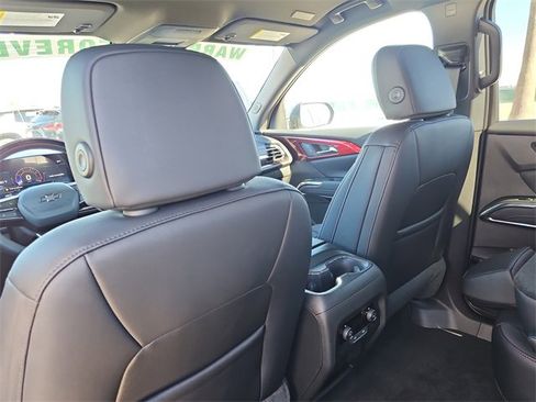 New 2026 Chevrolet Traverse Z71 w/ Enhanced Driving Package image 11
