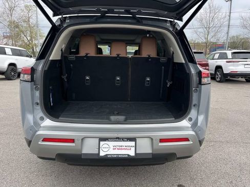 Certified 2024 Nissan Pathfinder Platinum w/ Cargo Package FWD image 12