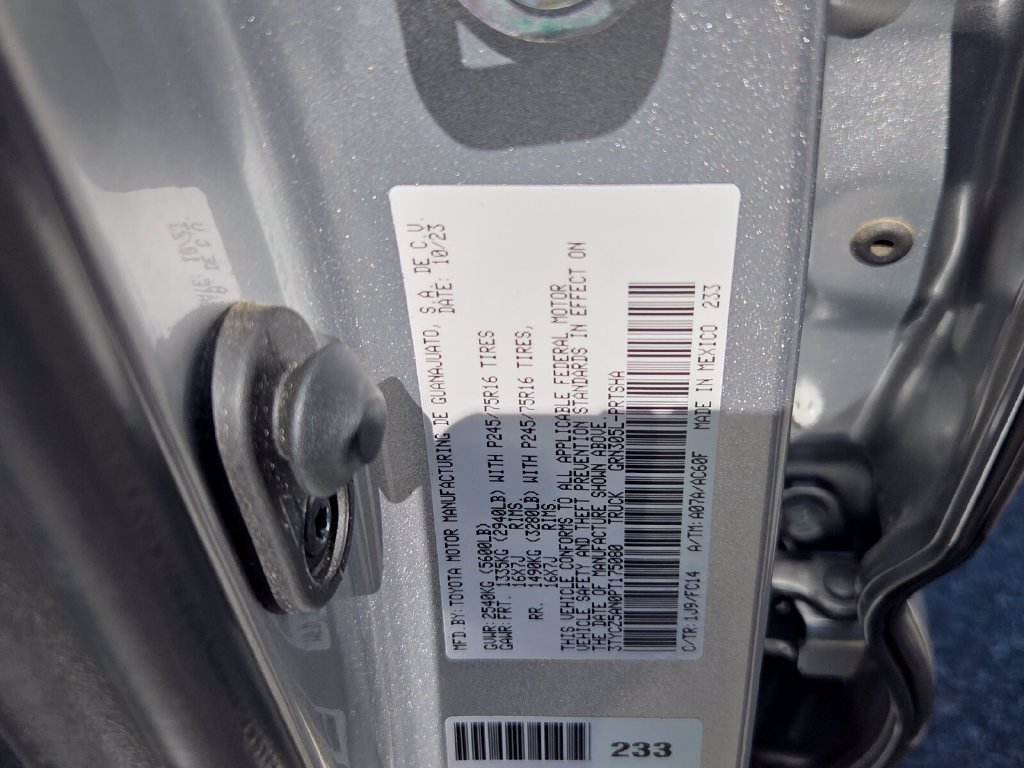 Used 2023 Toyota Tacoma SR5 w/ Technology Package AWD/4WD image 4