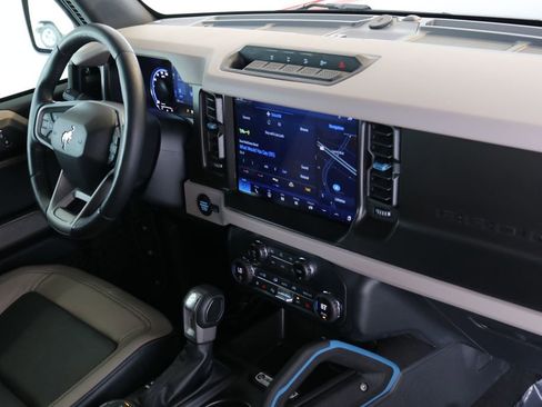 Used 2021 Ford Bronco Wildtrak AWD/4WD image 38