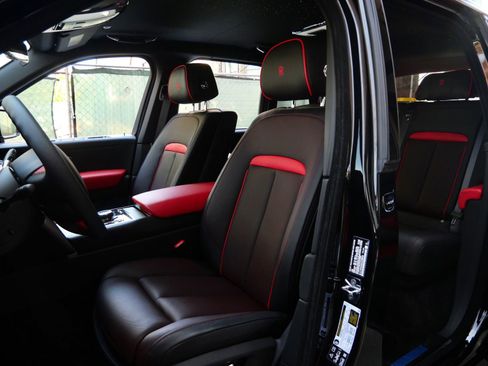 New 2025 Rolls-Royce Cullinan image 27