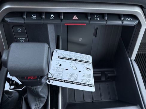New 2026 Toyota Tundra Limited AWD/4WD image 13