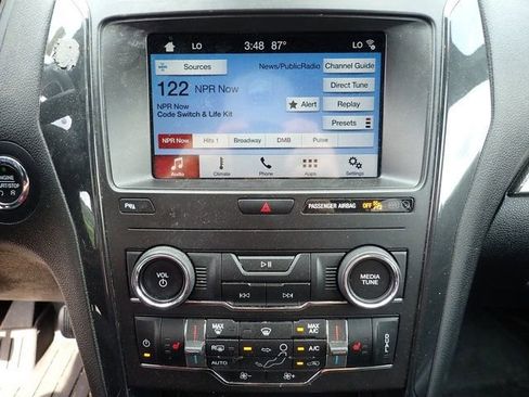 Used 2018 Ford Explorer XLT w/ Equipment Group 202A AWD/4WD image 15