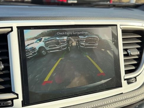 New 2026 Chrysler Pacifica Select AWD/4WD image 16
