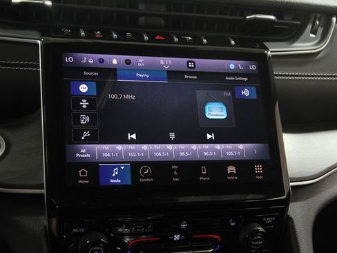 Used 2023 Jeep Grand Cherokee L Limited AWD/4WD image 10