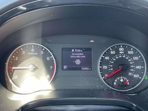 Used 2023 Kia Seltos EX image 23