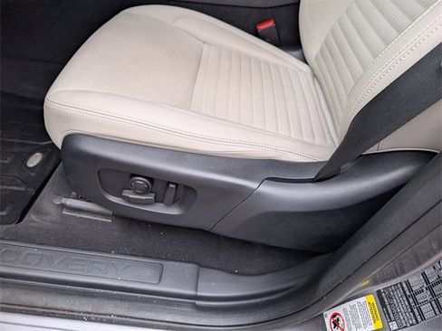 Used 2024 Land Rover Discovery Sport S image 16