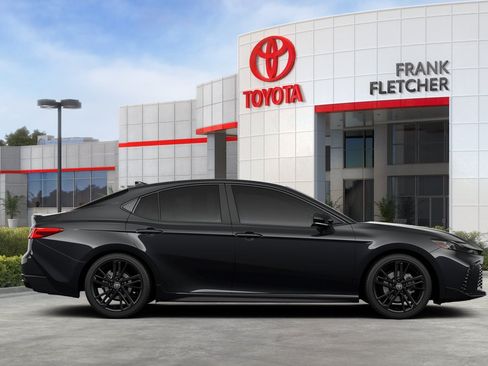 New 2026 Toyota Camry Hybrid FWD image 12
