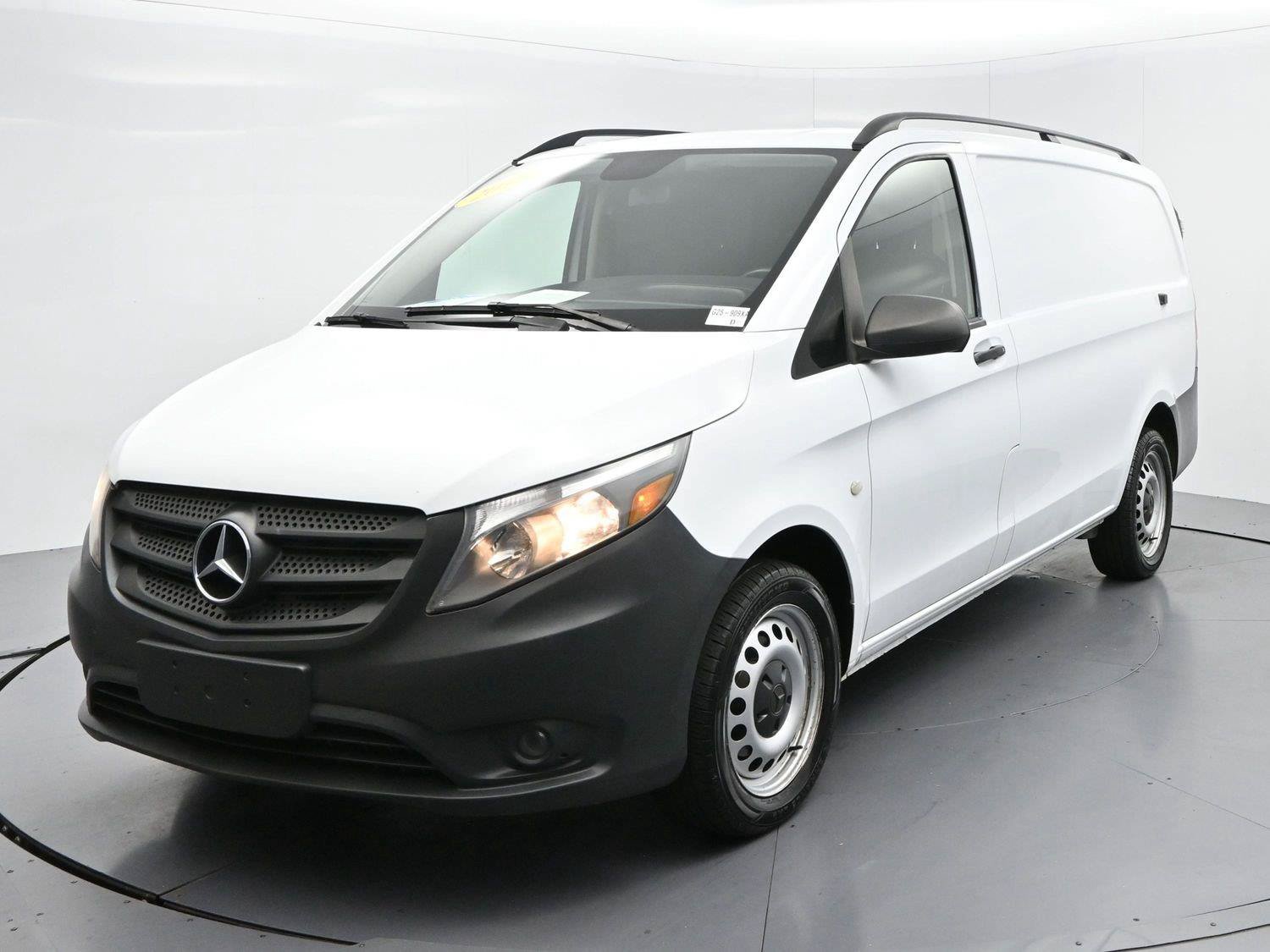 Used 2016 Mercedes-Benz Metris image 3