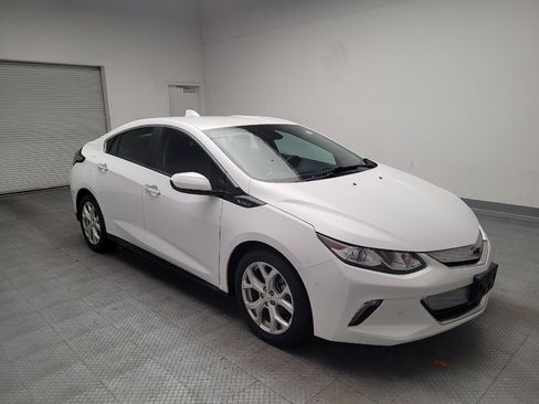 Used 2018 Chevrolet Volt Premier w/ Driver Confidence Package FWD image 13