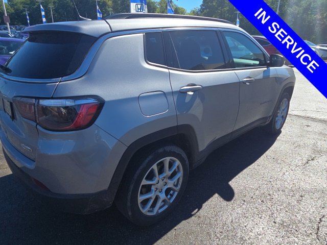 Used 2023 Jeep Compass Latitude AWD/4WD image 5
