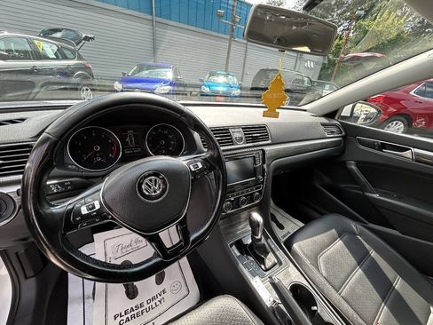 Used 2016 Volkswagen Passat 1.8T SE FWD image 5