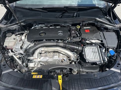 Used 2025 Mercedes-Benz GLA 250 image 32