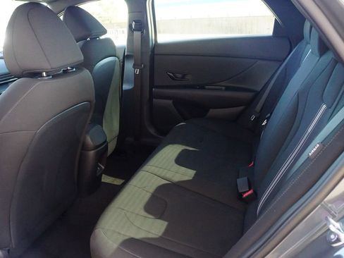 New 2025 Hyundai Elantra SEL image 21