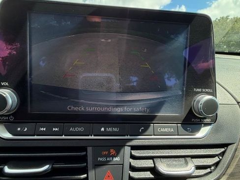 Used 2025 Nissan Altima 2.5 SV FWD image 27