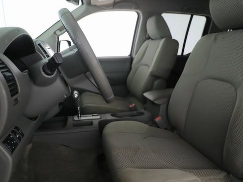 Used 2013 Nissan Frontier SV w/ SV Value Truck Pkg image 16