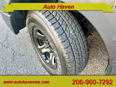 Used 2017 RAM 1500 ST w/ SXT Appearance Group AWD/4WD image 11