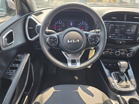 Certified 2022 Kia Soul LX image 13
