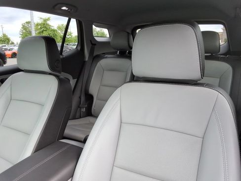 Certified 2024 GMC Terrain SLT w/ Infotainment Package II AWD/4WD image 23