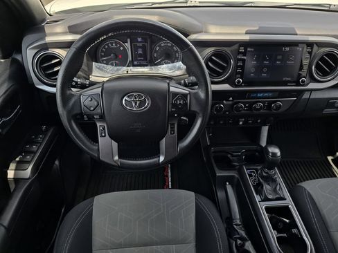Used 2021 Toyota Tacoma TRD Off-Road w/ Technology Package AWD/4WD image 33