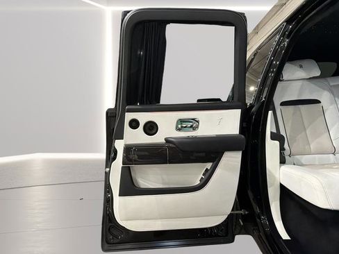 Used 2022 Rolls-Royce Cullinan Black Badge w/ Dark Exterior Package image 41