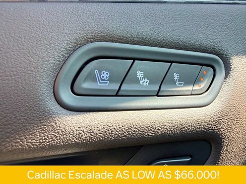 Used 2022 Cadillac Escalade Premium Luxury AWD/4WD image 10