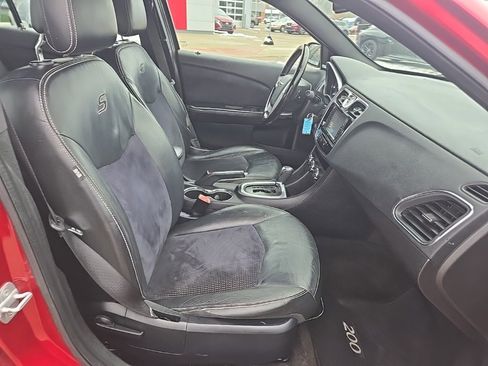 Used 2011 Chrysler 200 S image 20