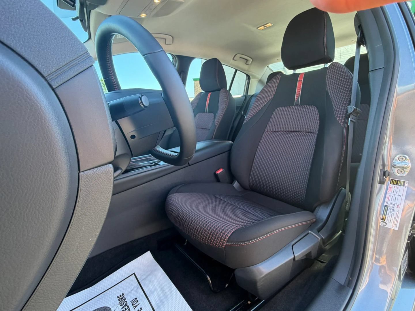 Used 2026 Nissan Sentra SR w/ Floor Mat Package FWD image 16