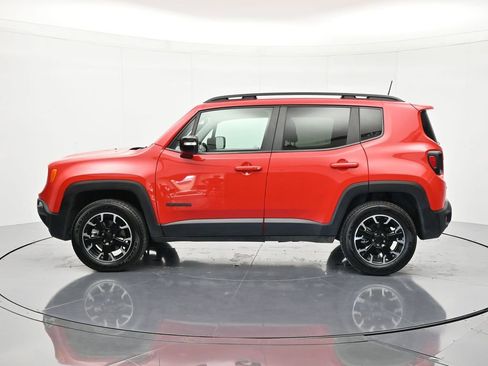 Used 2023 Jeep Renegade Latitude AWD/4WD image 8